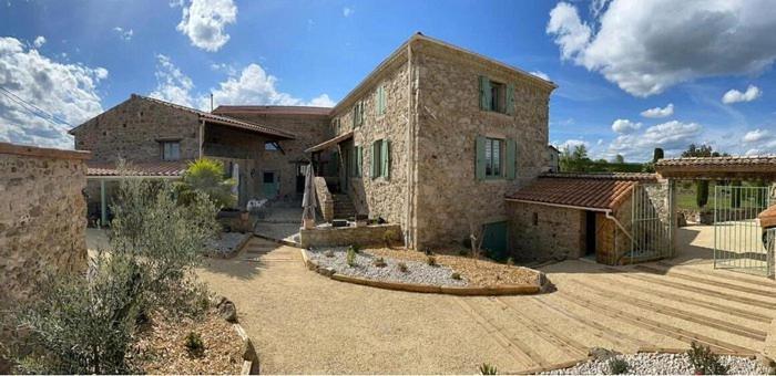 Domaine Saint Claude - Gite , Chambres D'Hotes & Hebergement Insolite Malleval Buitenkant foto